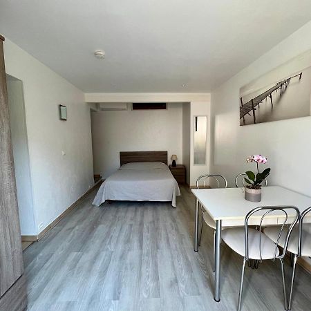 Hotel L'Etape วิลล์เนิฟ-ลูเบ ภายนอก รูปภาพ